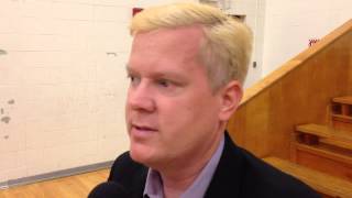 Honor Flag CEO Chris Heisler brings flag to local school