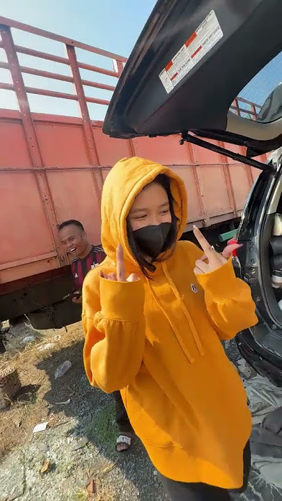 kondisi mobil lusyana jelita artis Adella yang kena musibah kecelakaan