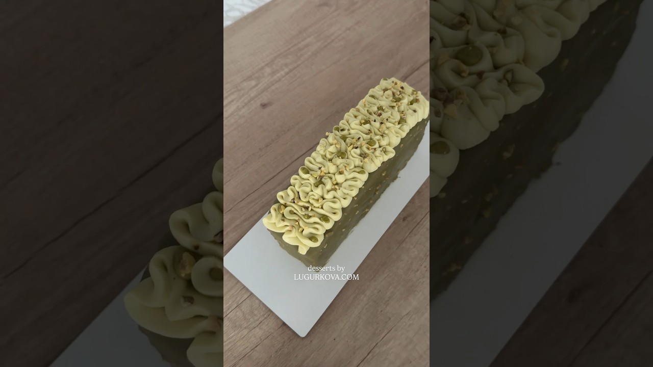 Pistachio travel cakes 🌿