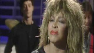 Vignette de la vidéo "Tina Turner: "Help" Live on 'Leo Sayer' - 1984"