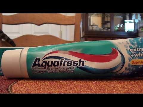 AQUAFRESH TOOTHPASTE EXTRA FRESH + WHITENING REVIEW