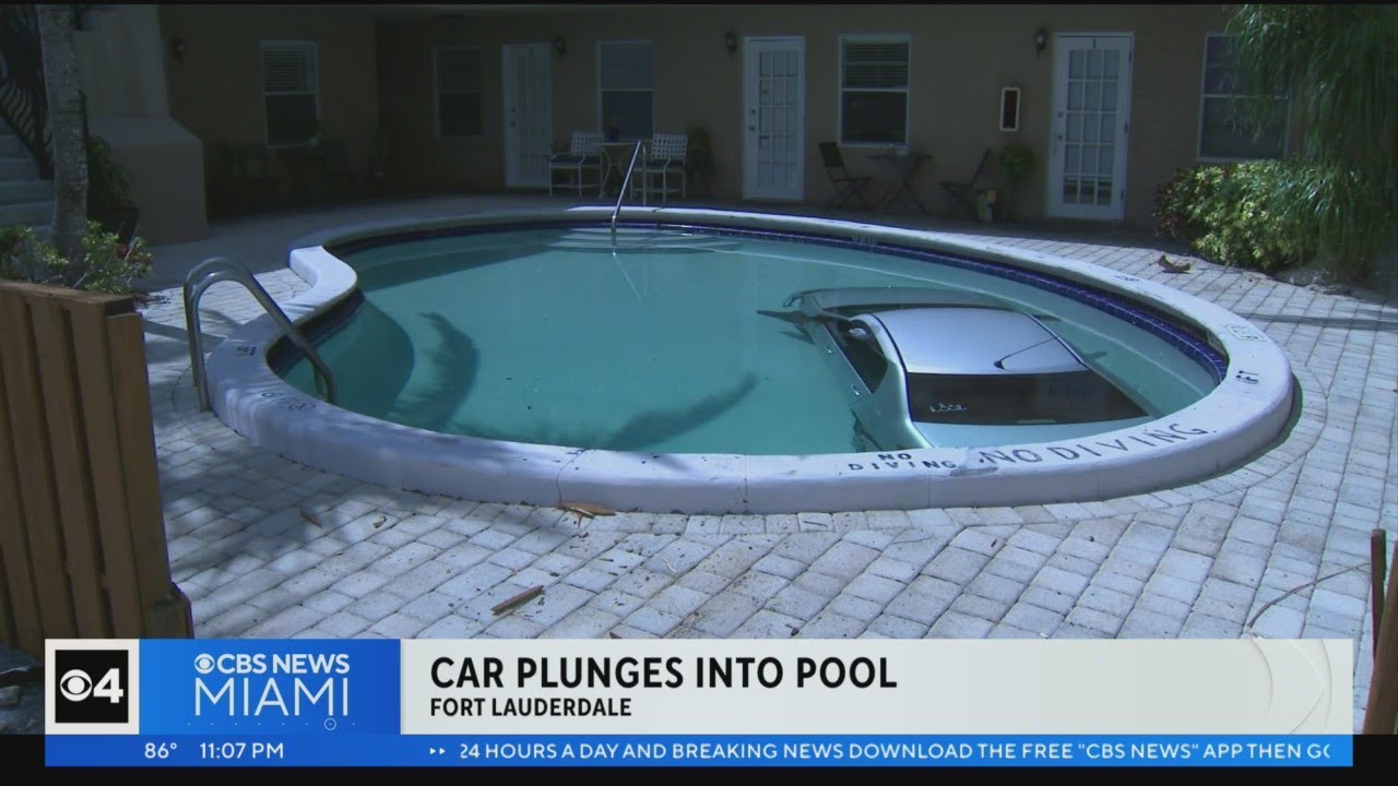 Car ends up in Fort Lauderdale pool - YouTube