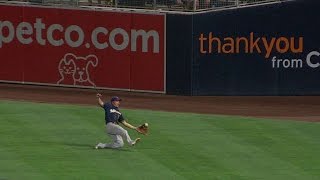 MIL@SD: Perez makes a tremendous sliding grab