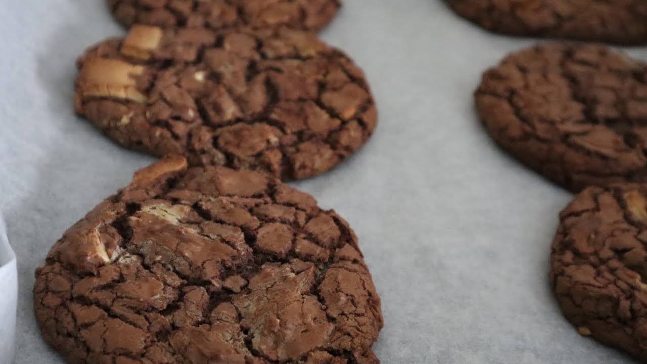 BROWNİ KURABİYE DIŞI KITIR İÇİ YUMUŞACIK KURABİYE YouTube