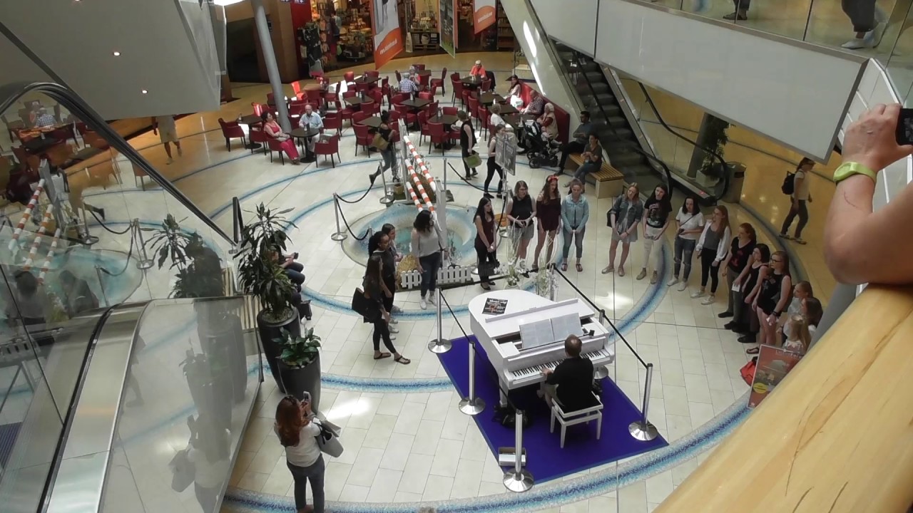 Flashmob - Luisenforum Wiesbaden - If I Open The Door