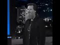 أول ظهور للفنان الكوميدي العالمي جيم كاري بعد وفاة زوجته ب 6 سنوات كأنه يبحث عنها بين الجمهور