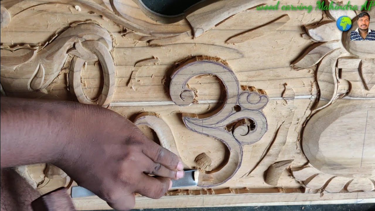 Wóod work making Om making his beautiful wood work wood carving Mahindra AP