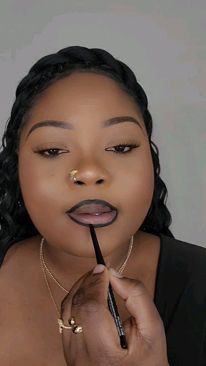 Black lip liner and clear gloss lip combo #ytshorts#lipcombo#fyp#viral#explore#ytshort
