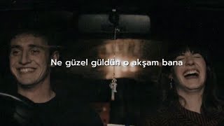 Pinhani - Ne Güzel Güldün (Sözleri)