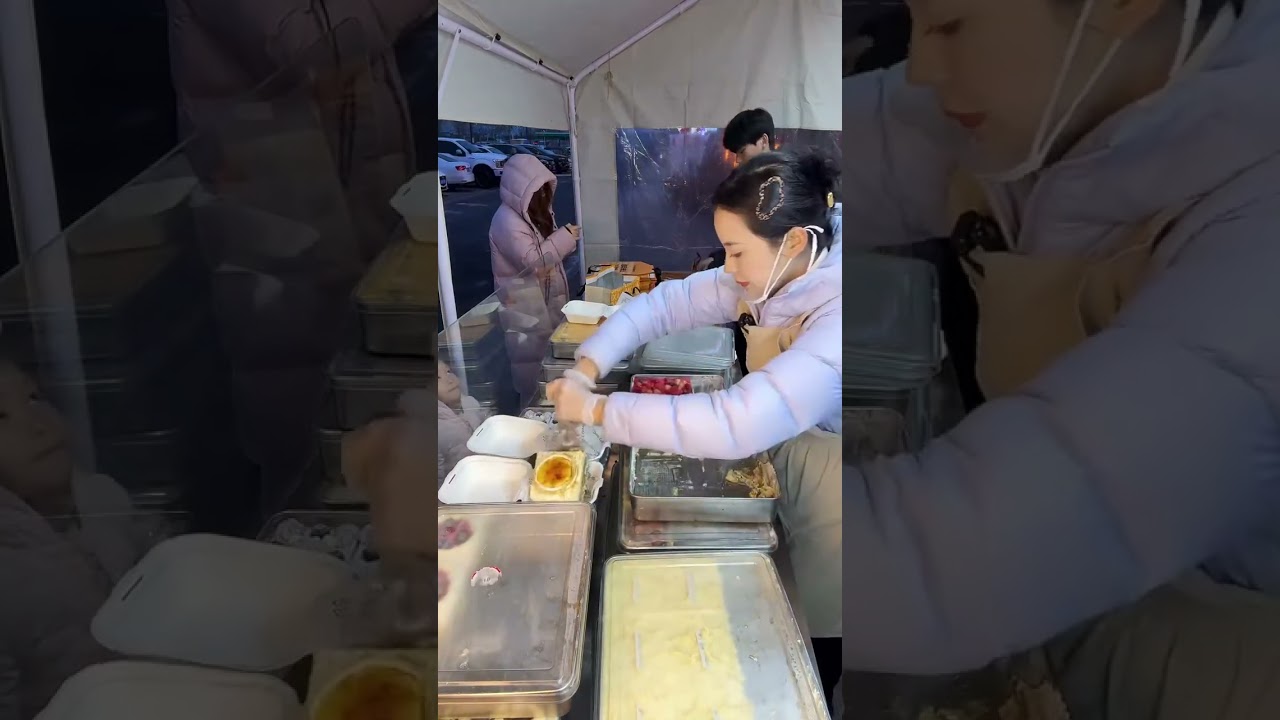 00後小姐姐創業擺攤賣提拉米蘇，每天排隊好多人🍰🤗20260114-3 