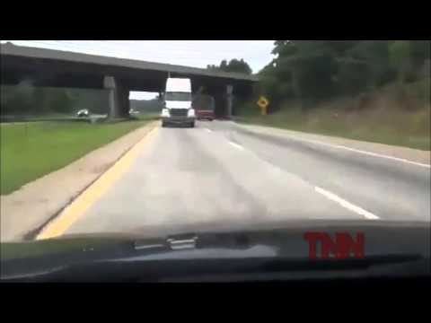 Husband Scares Wife in Car while Driving on Highway - Hilarious!!!