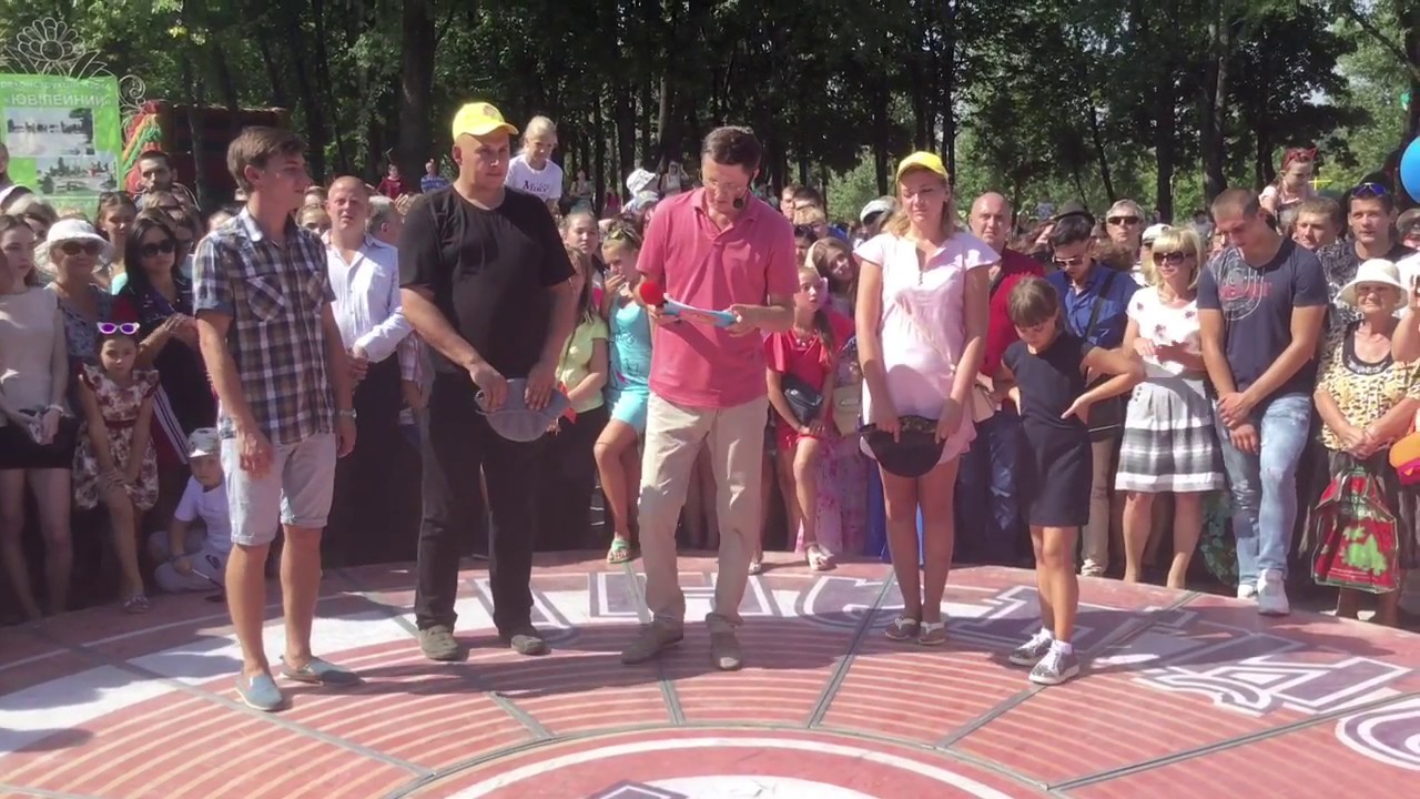 Караоке на майдане в Покровске