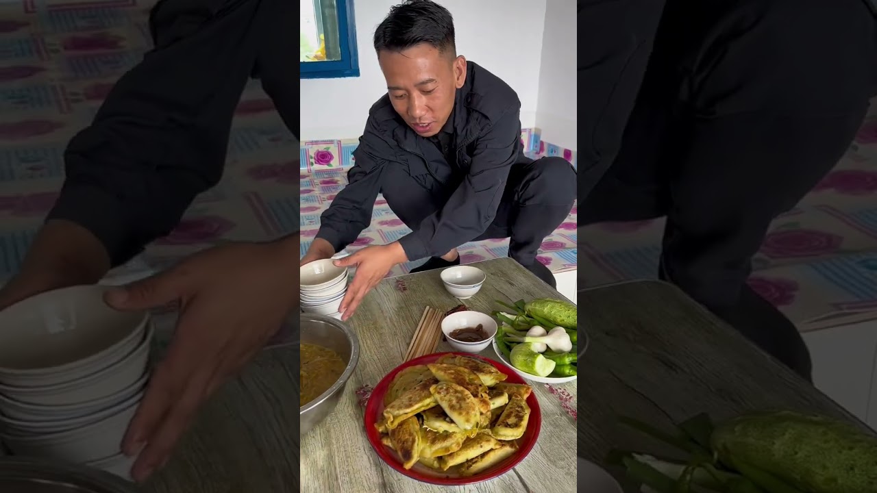 东北农村生活，我家新成员一宿不让我们睡觉，半夜给他俩搬家，农村大铁锅烙韭菜盒子酸菜汤！