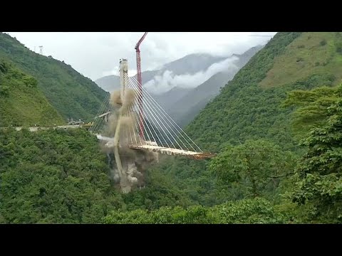 Kolombiya'da mühendislik hatası nedeniyle çöken köprü tamamen yıkıldı