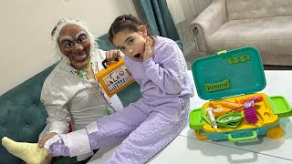 ELİF FENA DÜŞTÜ !! DOKTOR ÇAĞIRDIK, BAKIN KİM GELDİ ? AŞIRI KOMİK DOKTOR !!