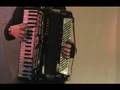 Playing Accordion: some tips for left arm / Bellows