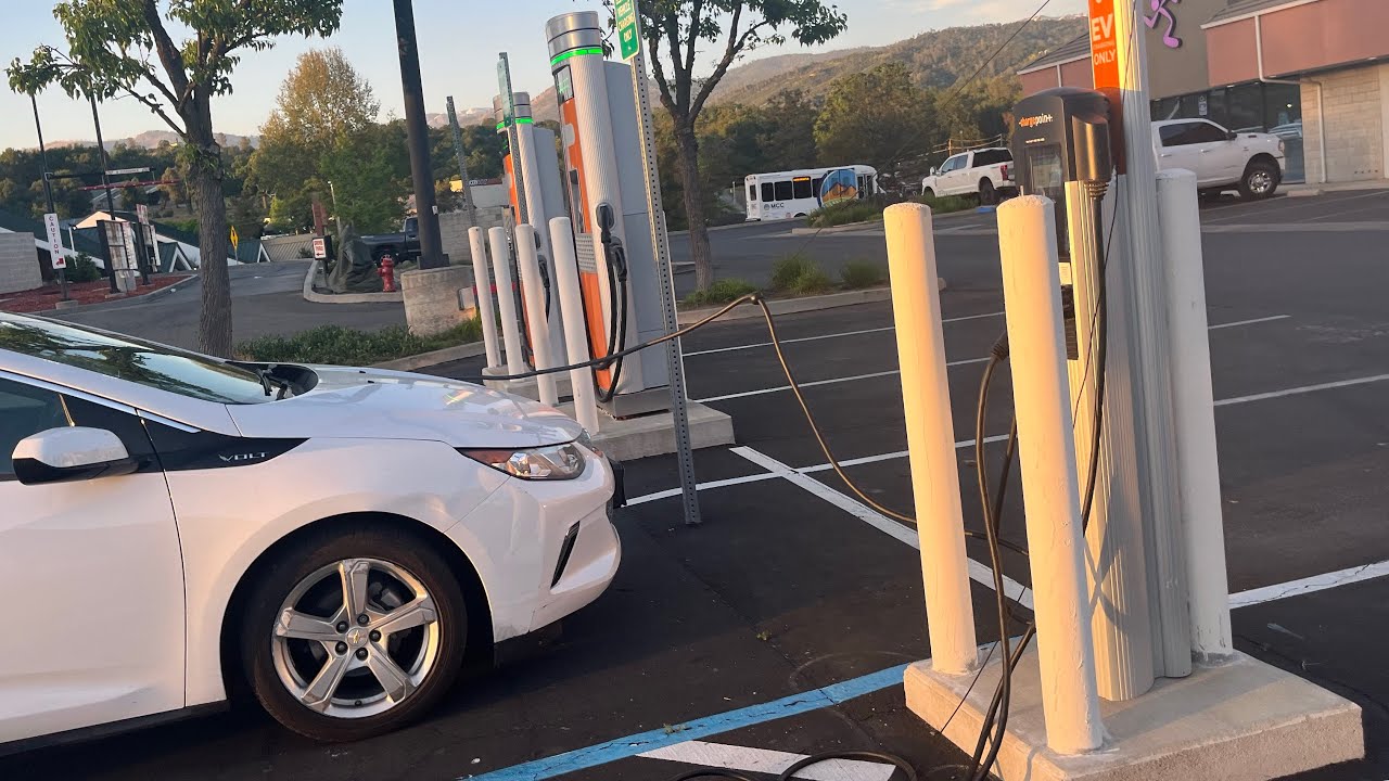ChargePoint DCFC (L3) and AC (L2) in Oakhurst, CA - YouTube