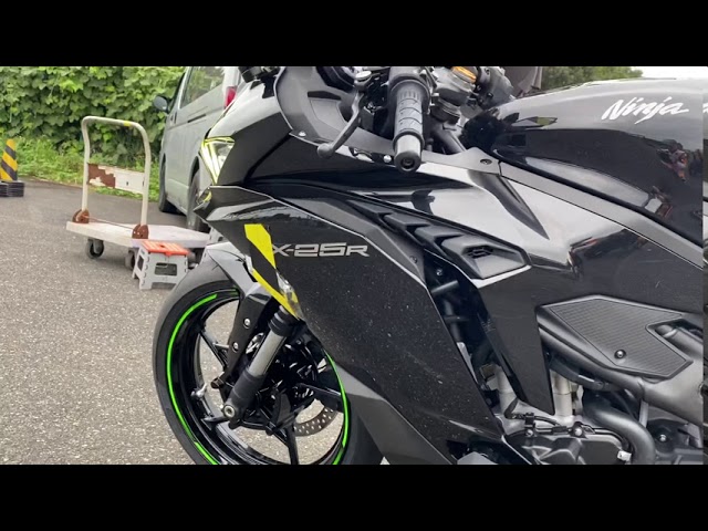 ZX–25R のノーマルマフラーのエンジン音を聞いてみる。 静かです