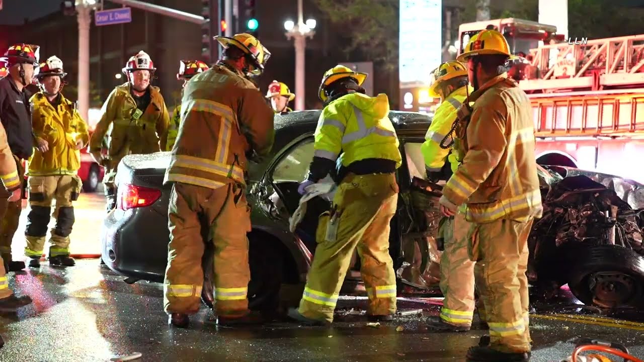 3 Transported In Extrication Crash | LOS ANGELES, CA  2.24.23