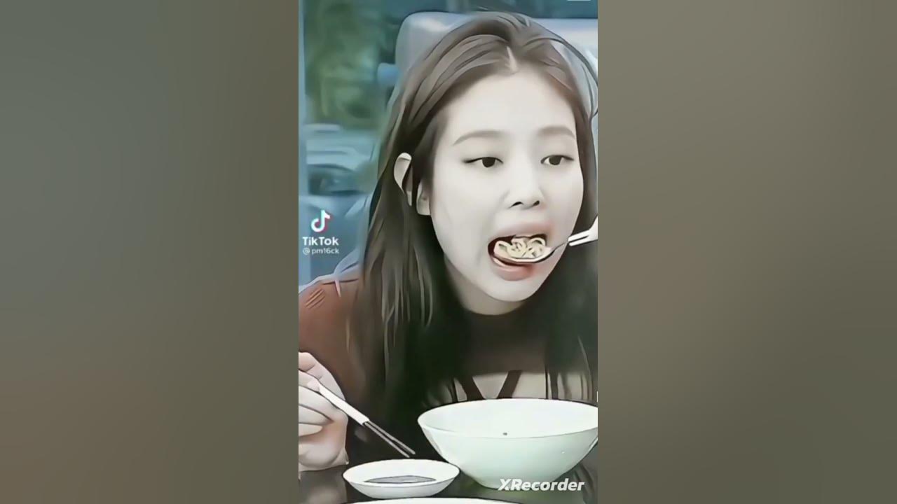 Jennie Eating Fancam~Melis #keşfet #keşfetbeniöneçıkar #kpop #eating # ...