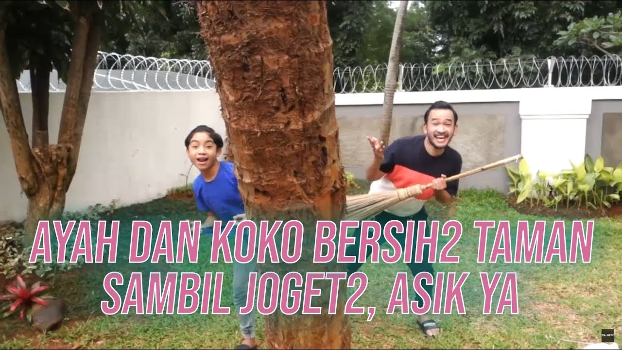 Ayah dan Koko Asik Bersihin Taman Sebelum Berangkat Berbagi | DIARY THE ONSU (20/4/20) P2