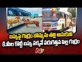 Netizens left teary-eyed after watching video of horse chasing bus for missing mother