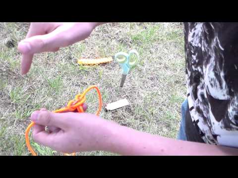 how-to-make-a-quick-and-easy-paracord-keychain-(cobra-weave)