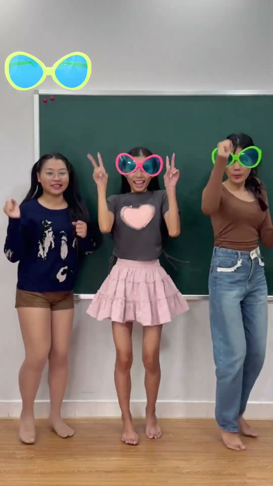 Su Hao comedy: dancing glasses ?