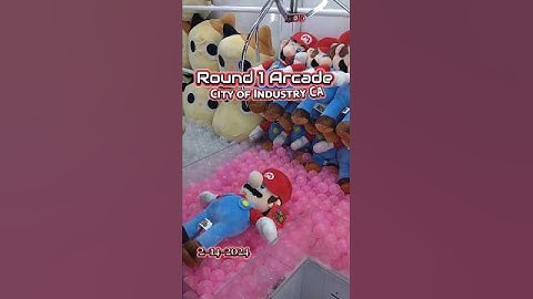 Double tap claw machine win. #round1arcade #plushie #clawmachinewins #mariobros