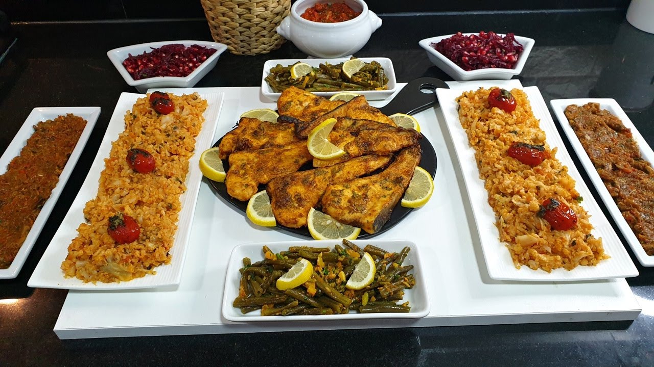 اسهل منها ماكاين مائدة غداء بتشكيلة سلطات شتوية دافئة وسمك بالفرن بطعم استثنائي ماتردديش وجربيهم