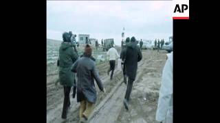 SYND 4 3 75 ISRAELI OCCUPIED JORDAN EVICTION OF JEWS WHO TRIED TO SETTLE