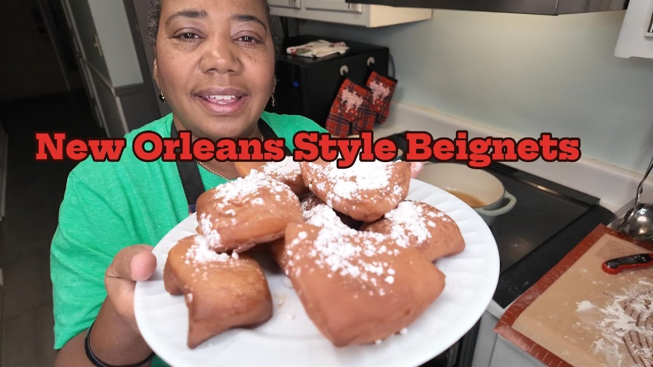 “Holiday Magic: Homemade Fresh Beignets & Cozy Kitchen Christmas Decorating! 🎄🍩✨”