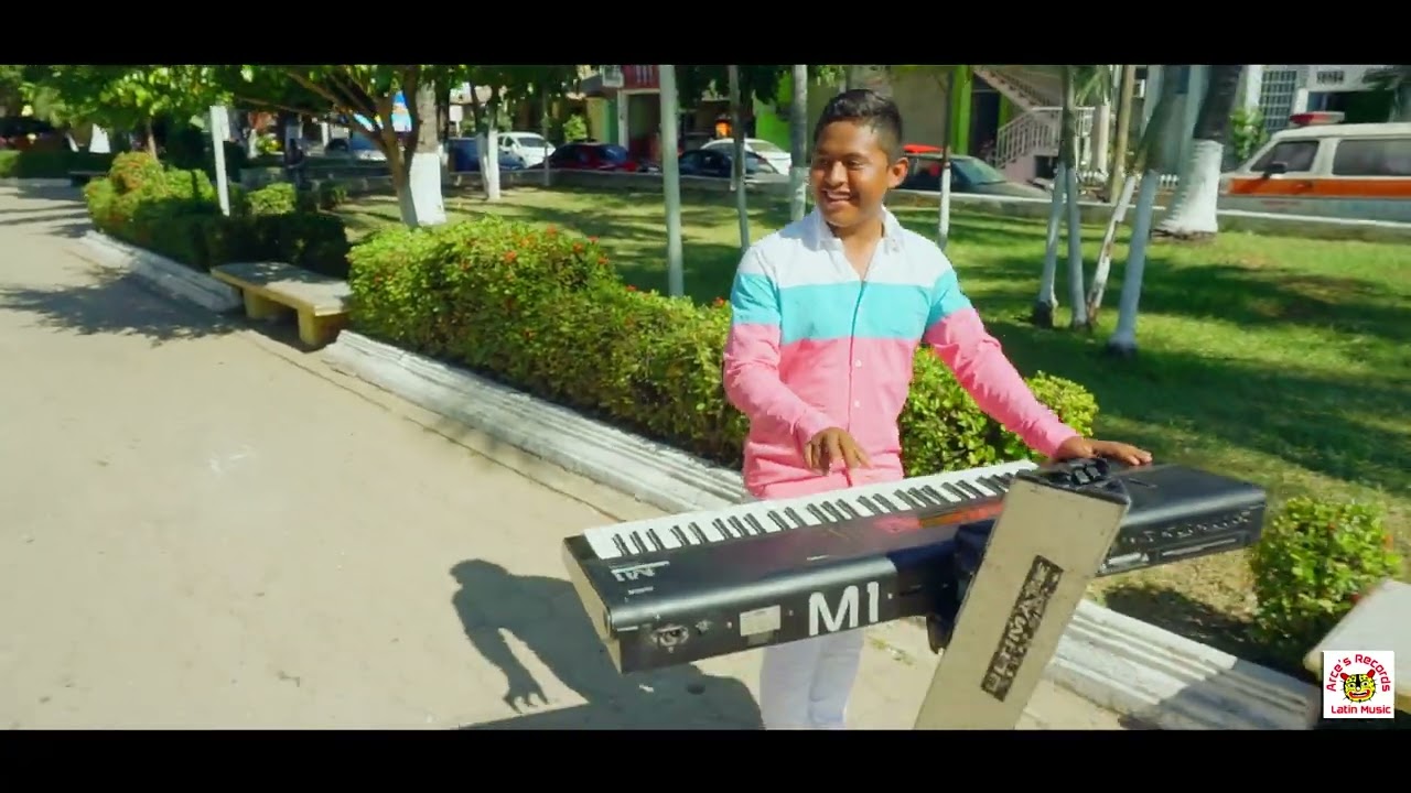 Raza Costeña - Tito Mayren