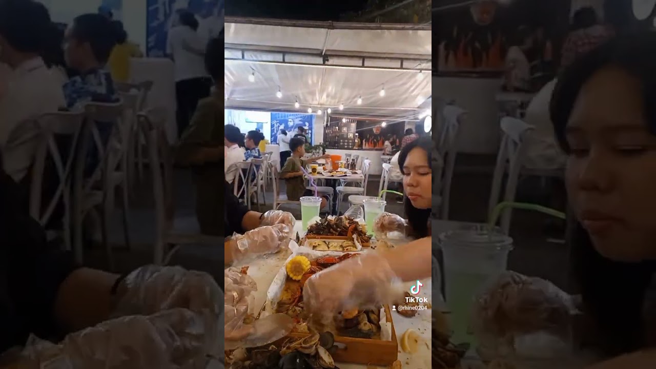 sea foods bucket at Le village foodpark QC