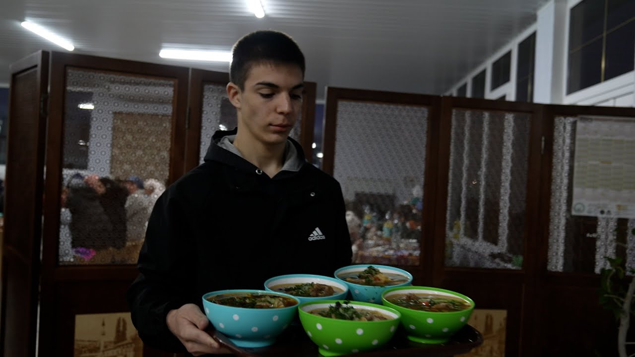 В мечети п. Зуя каждый день проводят коллективные ифтары