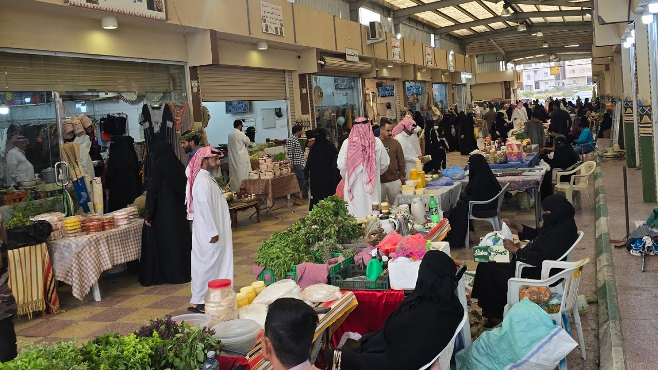 مين مزعل ام سعود يا عرب 🤔🤔#سوق_الثلاثاء_الشعبى 🇸🇦🇸🇦