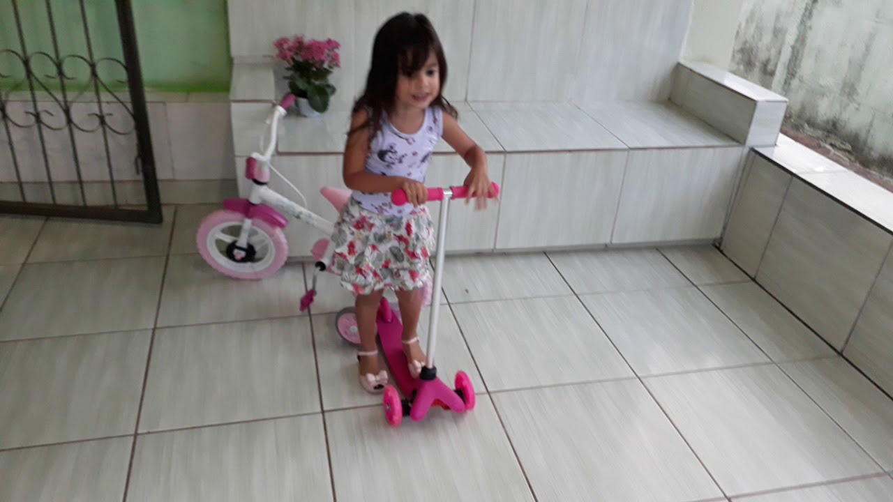 Julia Vendeu Seu Patinete A 210 Reais - RETOEDU