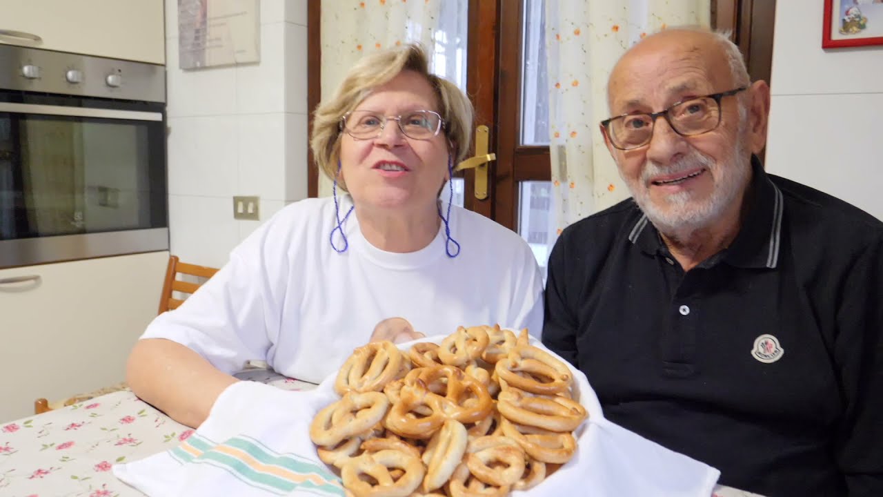 I TARALLI PUGLIESE (SECONDA PARTE) - RICETTA DELLA NONNA MARIA