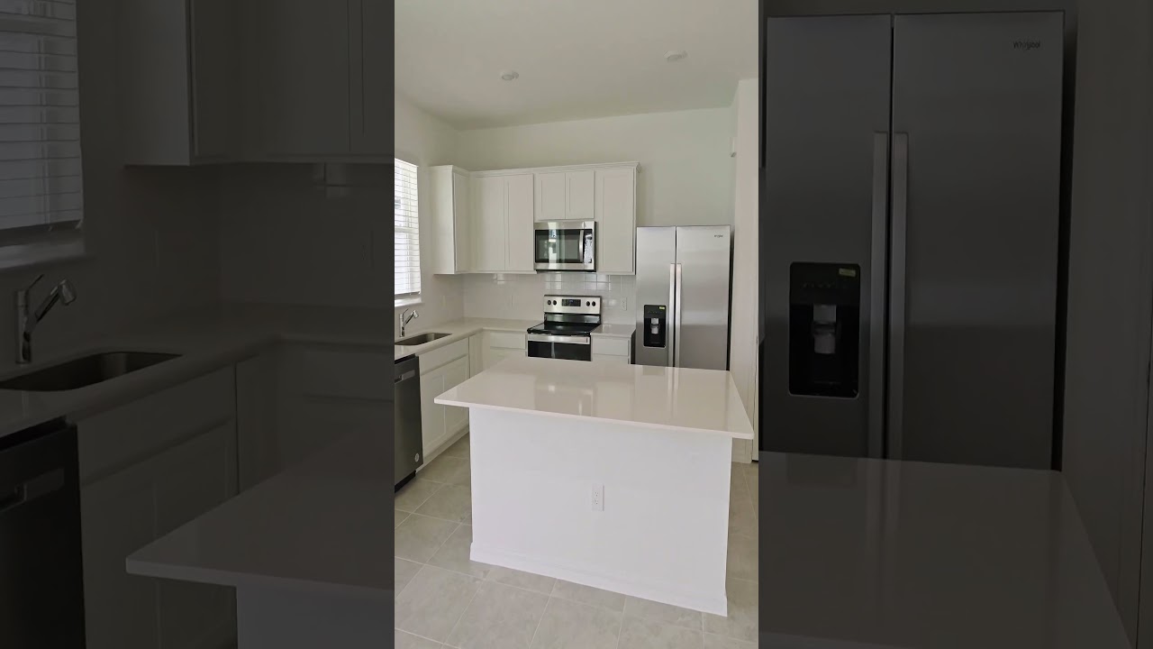 Must-See: Incredible Deal on Model Home with Minimal HOA Fees in Lake Alfred