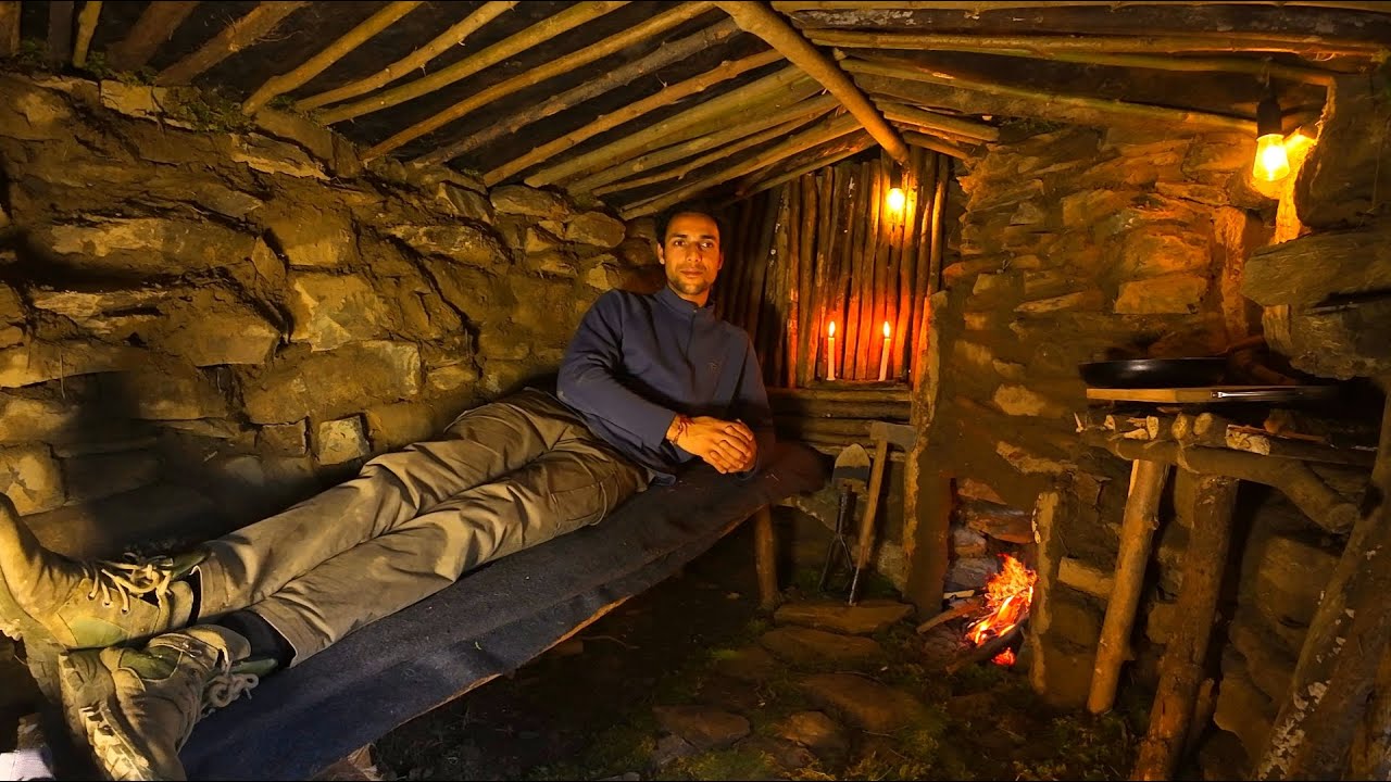 Building a complete warm & cozy Stone log Cabin.Clay Stone Chimney.Bushcraft,Survival