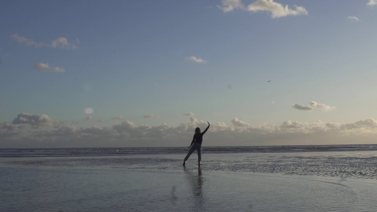 Junodef - GOLD (video ft. Amalia Holm Bjelke)