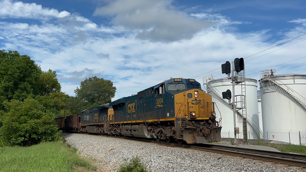 CSX ES44AH 3004 w/ Dash 8 Leads Empty Coal E700-05 on 8/6/23 - YouTube