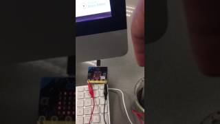 Plant moisture sensor with microbit