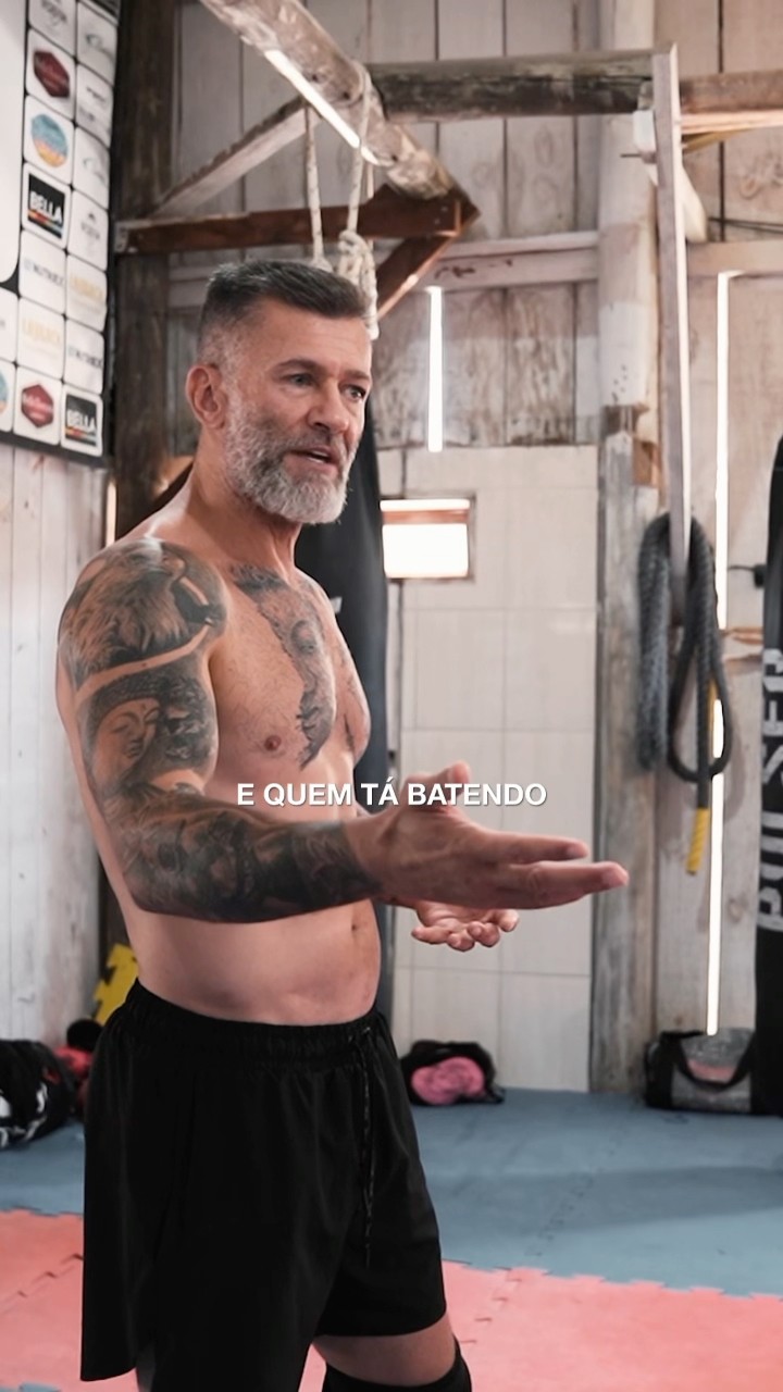 Manter a postura firme no #muaythai é essencial para garantir um bom posicionamento na luta  ?