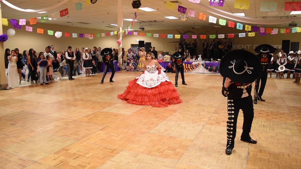 Read more about the article Quince Años de Joscelin Vals Tradicional Mexicano