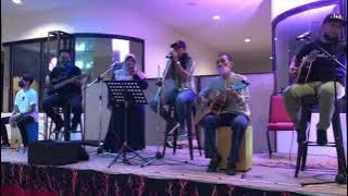 Senja Di Semporna Akustik Mike And SuperFriends