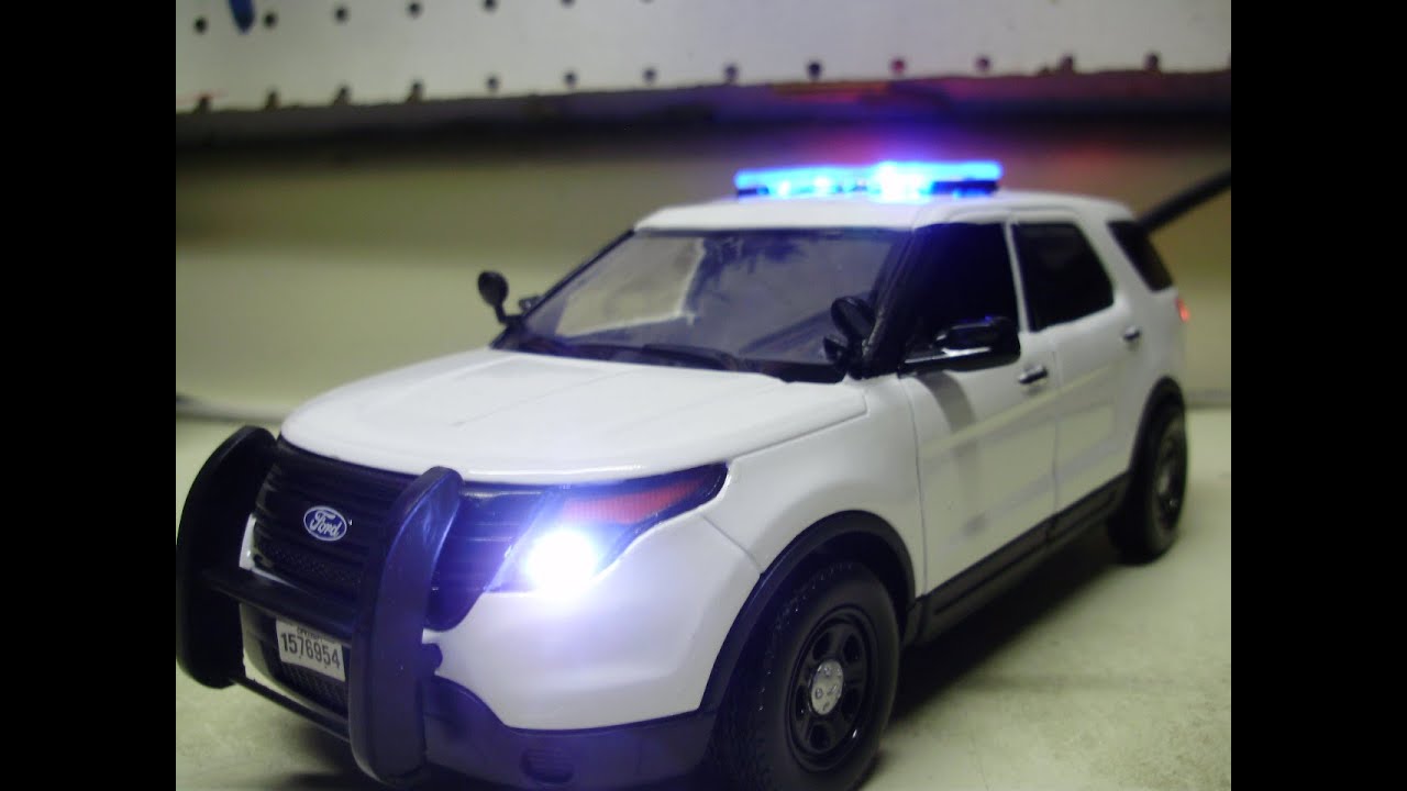 Custom Ford Interceptor Utility diecast police model w/ lights & siren