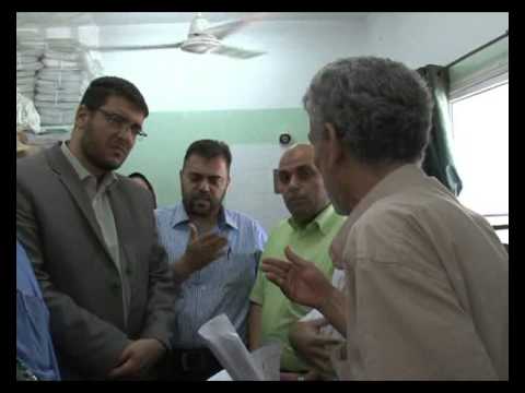 عطوفة وكيل الوزارة د يوسف أبو الريش والوفد المرافق له يتفقدون سير العمل في عيادة الشيخ رضوان