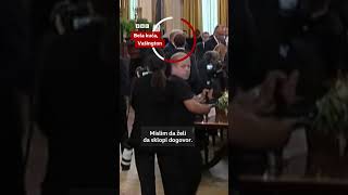 Tramp Makronu: Putin 'želi da sklopi dogovor zbog mene' #tramp #putin #zelenski #ukrajina #shorts