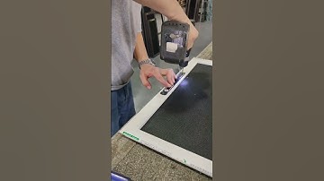 The double-hook lock on the screen is fixed. How could the master operate this way?#qiangning